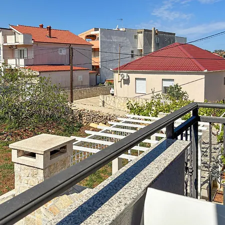 Beautiful Apartment In Vir With Wifi *