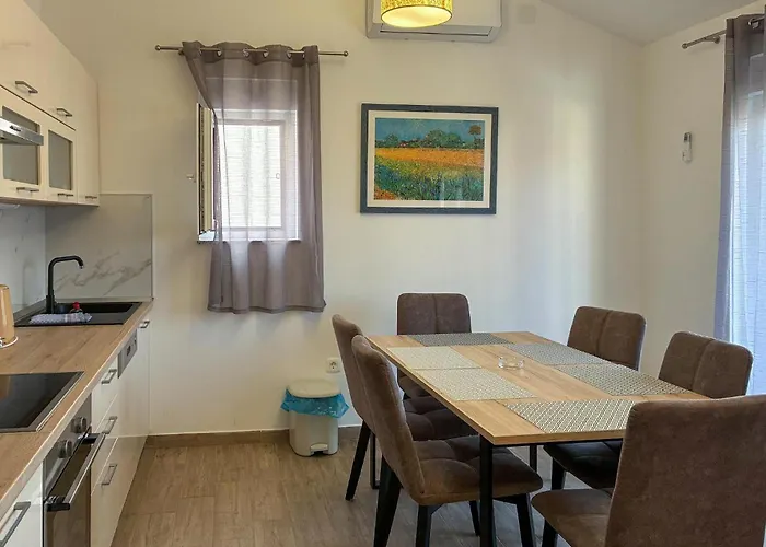 Apartmán Cozy In With Wifi Vir