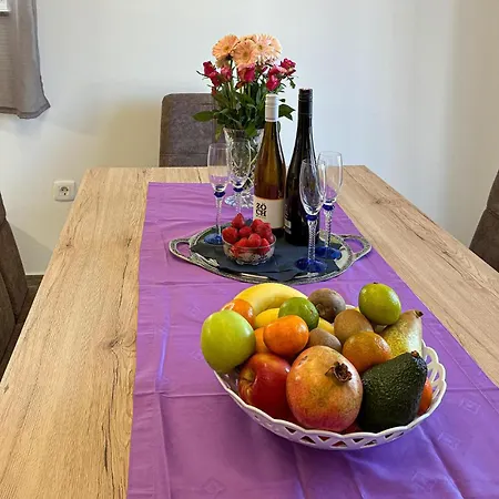 Beautiful Apartment In Vir With Wifi Lejlighed