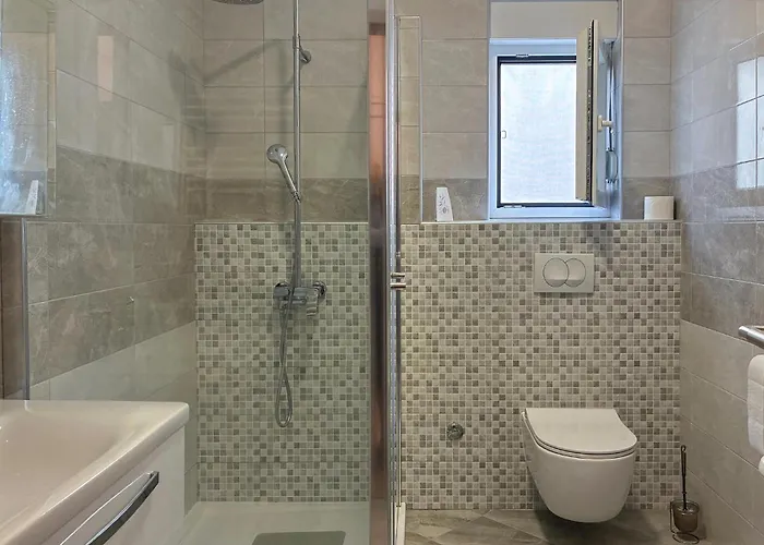 Apartman Cozy In With Wifi Vir